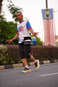 Runner Photo 4703356