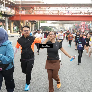 Runner Photo 4703383
