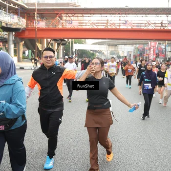 Runner Photo 4703385