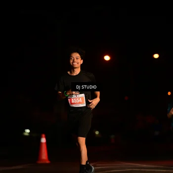 Runner Photo 4703459