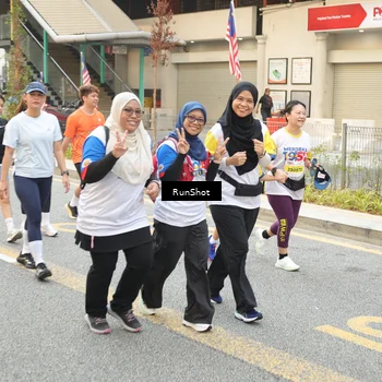 Runner Photo 4703475