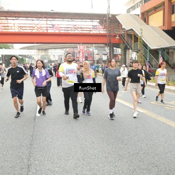 Runner Photo 4703696