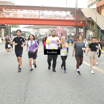 Runner Photo 4703708