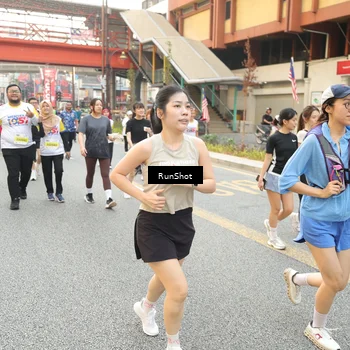 Runner Photo 4703716