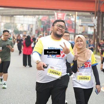 Runner Photo 4703756
