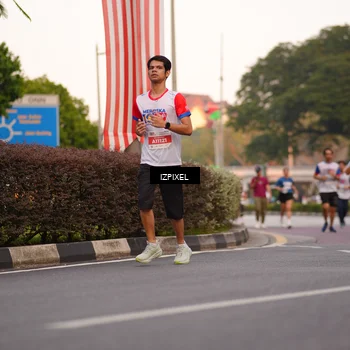 Runner Photo 4704115
