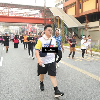 Runner Photo 4704249