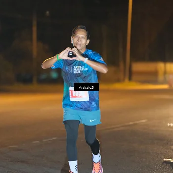Runner Photo 4704347