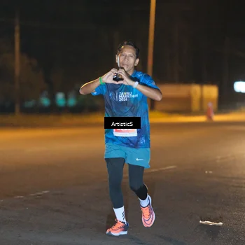 Runner Photo 4704356