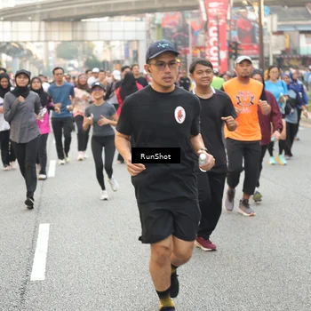 Runner Photo 4704505