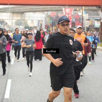 Runner Photo 4704517
