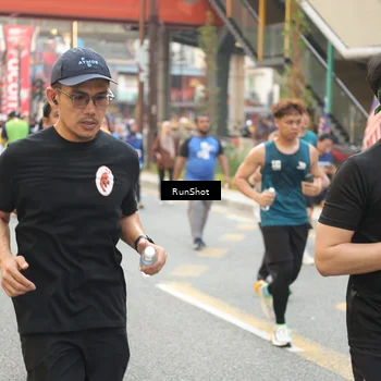 Runner Photo 4704565