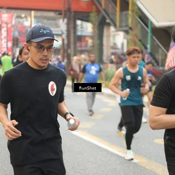 Runner Photo 4704575