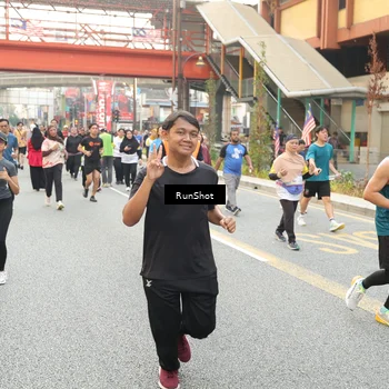 Runner Photo 4704679