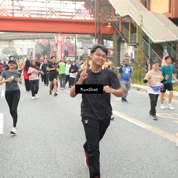 Runner Photo 4704692