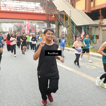 Runner Photo 4704696
