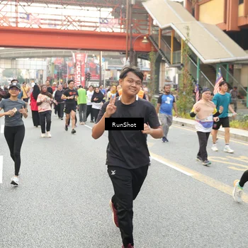 Runner Photo 4704708