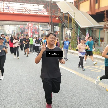 Runner Photo 4704767