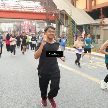Runner Photo 4704777