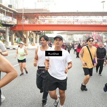 Runner Photo 4705596