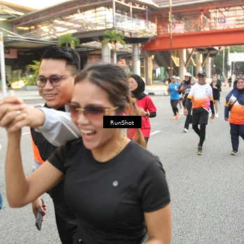 Runner Photo 4705644