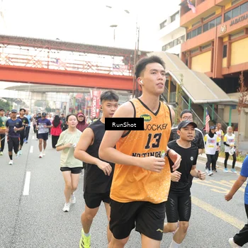 Runner Photo 4706443