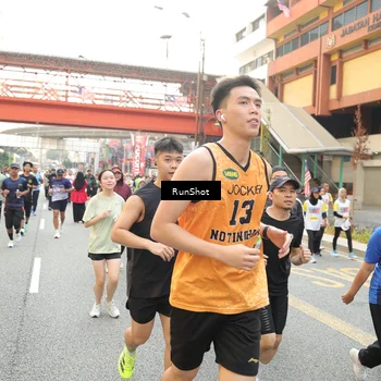 Runner Photo 4706459