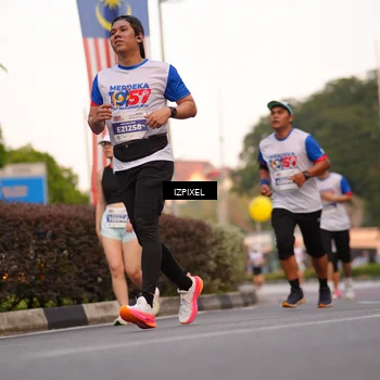 Runner Photo 4706460