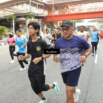 Runner Photo 4706671