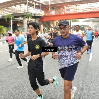 Runner Photo 4706705