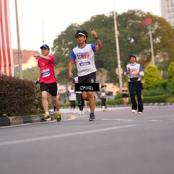 Runner Photo 4706723