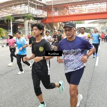 Runner Photo 4706724