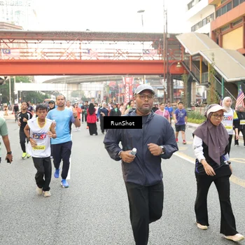 Runner Photo 4706735