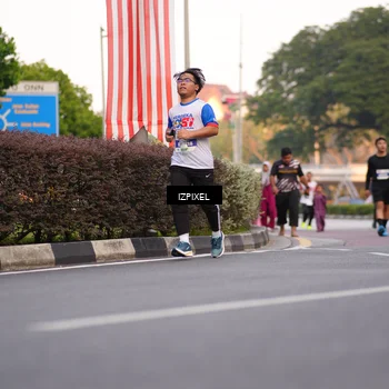 Runner Photo 4711012