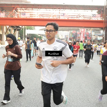 Runner Photo 4711068