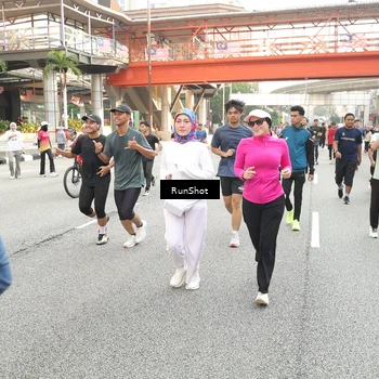 Runner Photo 4713635