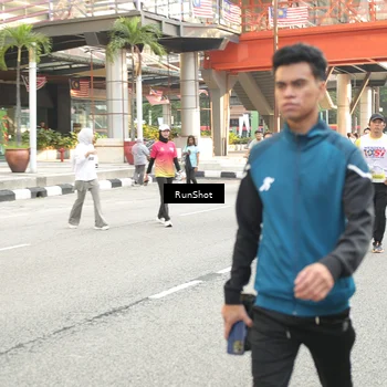 Runner Photo 4713764