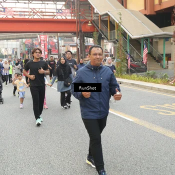 Runner Photo 4715610