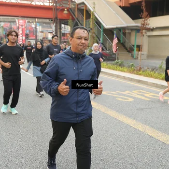 Runner Photo 4715619