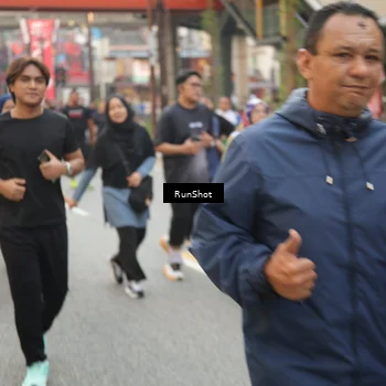 Runner Photo 4715656