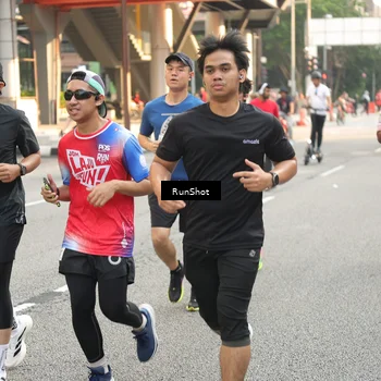 Runner Photo 4717345
