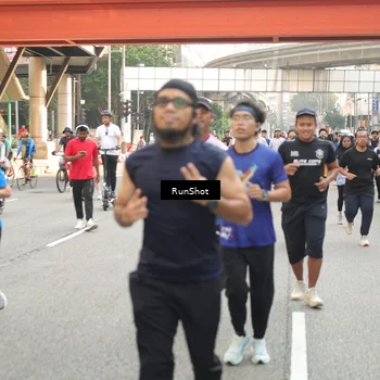 Runner Photo 4717565