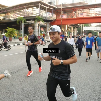 Runner Photo 4718693