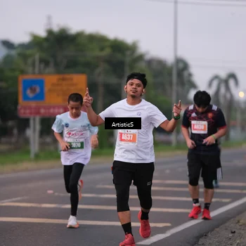 Runner Photo 4720716
