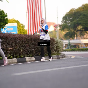 Runner Photo 4736114