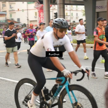 Runner Photo 4740515