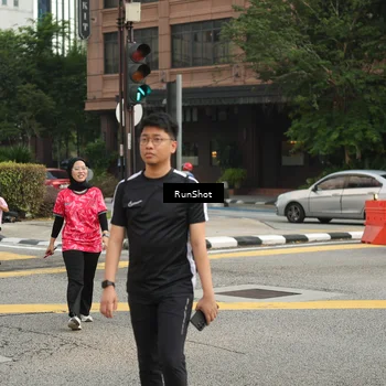 Runner Photo 4742643