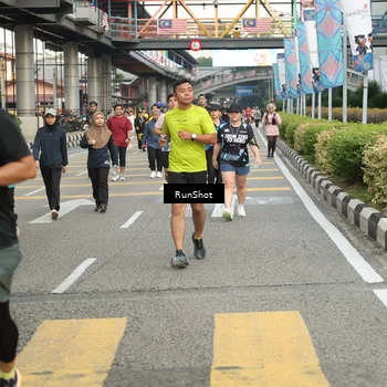 Runner Photo 4743275