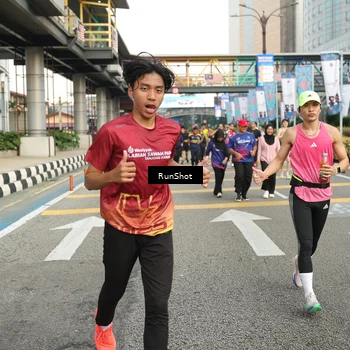 Runner Photo 4743970