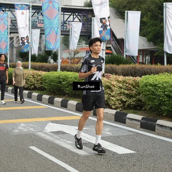 Runner Photo 4749617